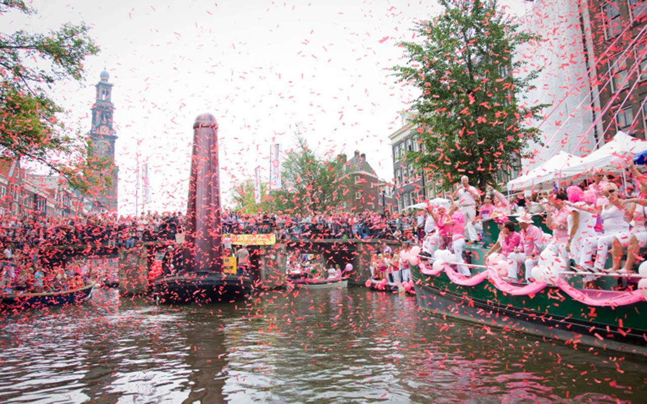 Amsterdam Canal Pride History In Pictures Romeo